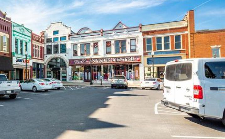 Pictures of Retail, Office, Special Purpose property located at 140 Public Sq, Lebanon, TN 37087 for lease - image #1