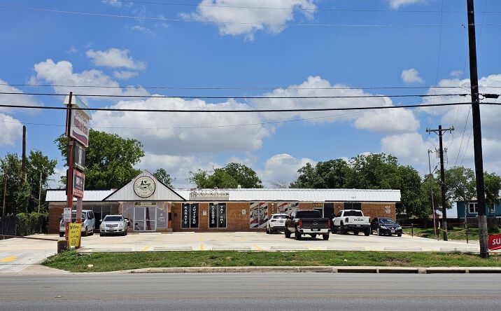 Pictures of Retail, Office property located at 1508 Bandera Rd, San Antonio, TX 78228 for lease - image #1