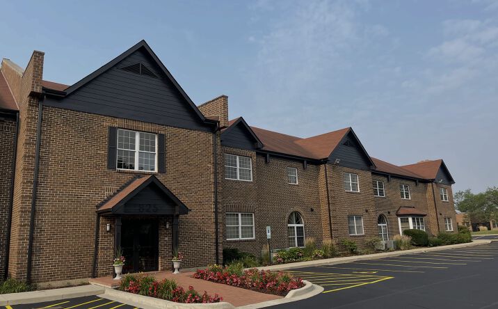 Pictures of Office property located at 825 E Golf Rd, Arlington Heights, IL 60005 for lease - image #1