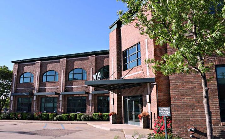 Pictures of Office property located at 209 W 6th St, Royal Oak, MI 48067 for lease - image #1