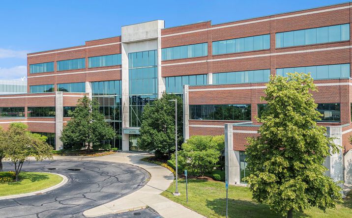 Pictures of Office property located at 26300 Northwestern Hwy, Southfield, MI 48076 for lease - image #1