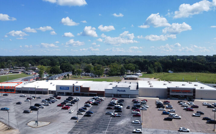 Pictures of Retail property located at 1801 S Harper Rd, Corinth, MS 38834 for lease - image #1
