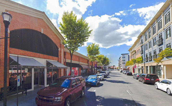 Pictures of Retail property located at 1631 Merchant Ln, Hampton, VA 23666 for lease - image #1