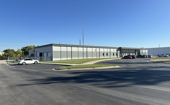 Pictures of Industrial property located at 1600 Center Park Rd, Lincoln, NE 68512 for lease - image #1