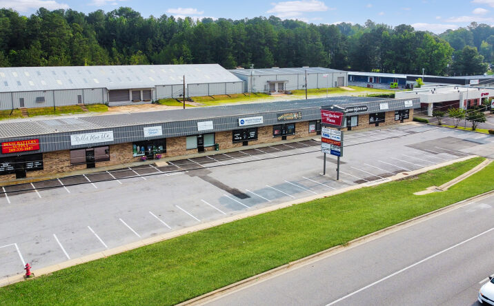 Pictures of Retail property located at 3120 McFarland Blvd, Northport, AL 35476 for lease - image #1