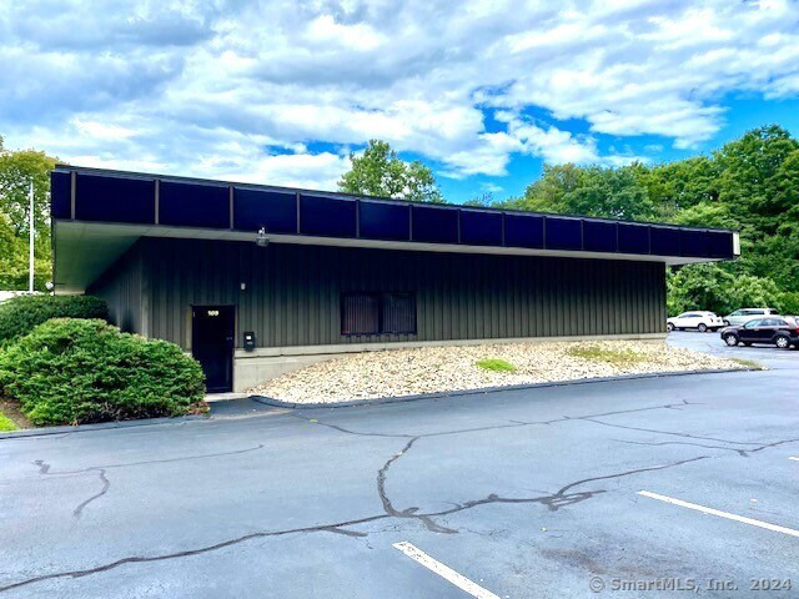 10 Broadway, Hamden, CT 06518