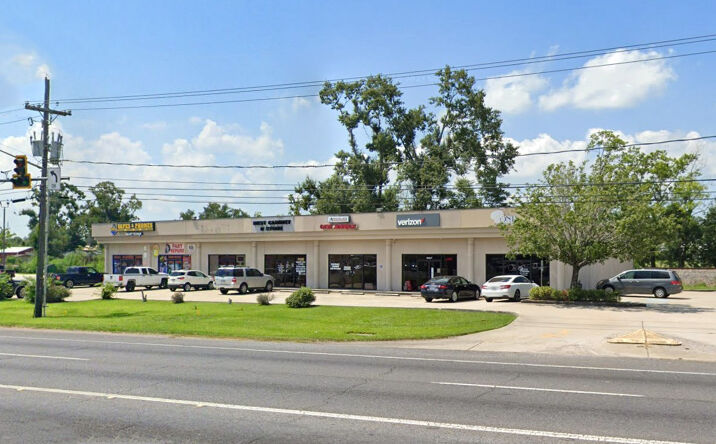 Pictures of Retail, Office property located at 901 W Airline Hwy, Laplace, LA 70068 for lease - image #1