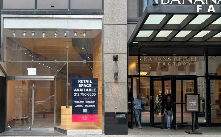 Pictures of Retail, Office property located at 19 W 34th St, New York, NY 10001 for lease - image #1