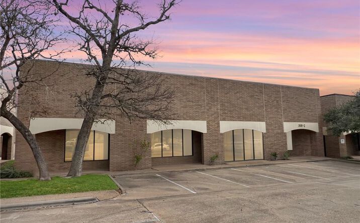Pictures of Office property located at 3131 E 29th St, Bryan, TX 77802 for lease - image #1