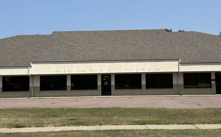 Pictures of Office, Retail property located at 4214 W 38th St, Sioux Falls, SD 57106 for lease - image #1