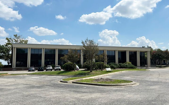 Pictures of Office property located at 4241 E Piedras Dr, San Antonio, TX 78228 for lease - image #1