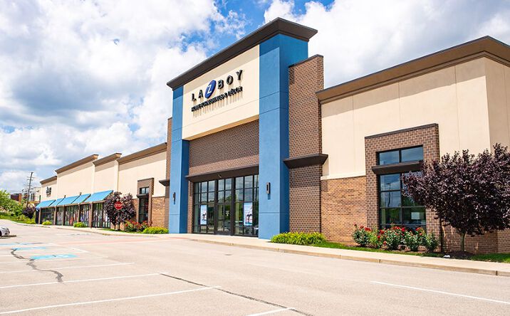 Pictures of Retail property located at 2040 Mackenzie Way, Cranberry Township, PA 16066 for sales - image #1