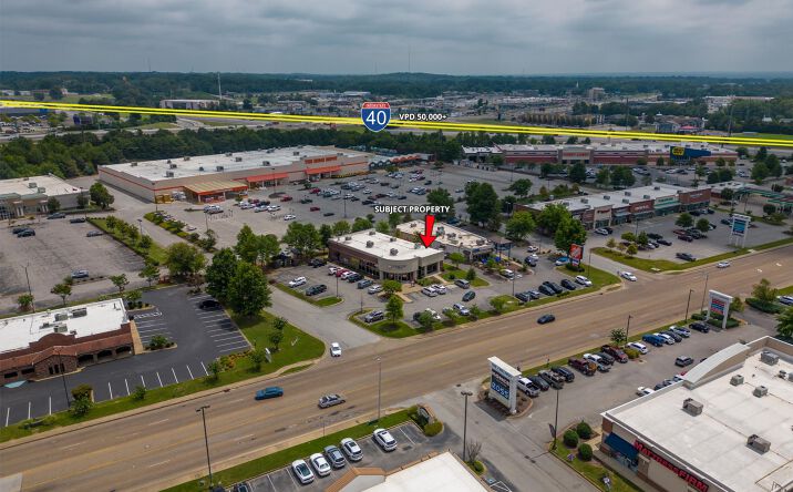 Pictures of Retail, Office, Restaurant property located at 1130 Vann Dr, Jackson, TN 38305 for lease - image #1