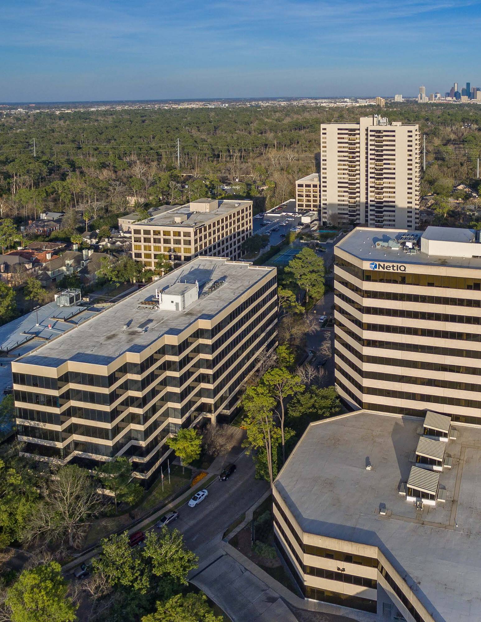 1415 N Loop W