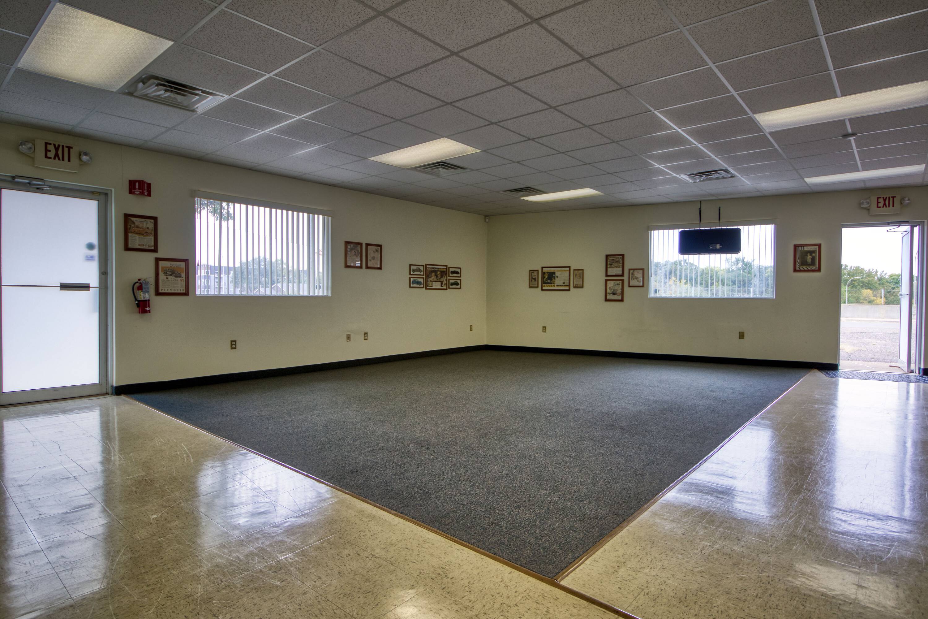 17505 US10, Elk River, MN 55330