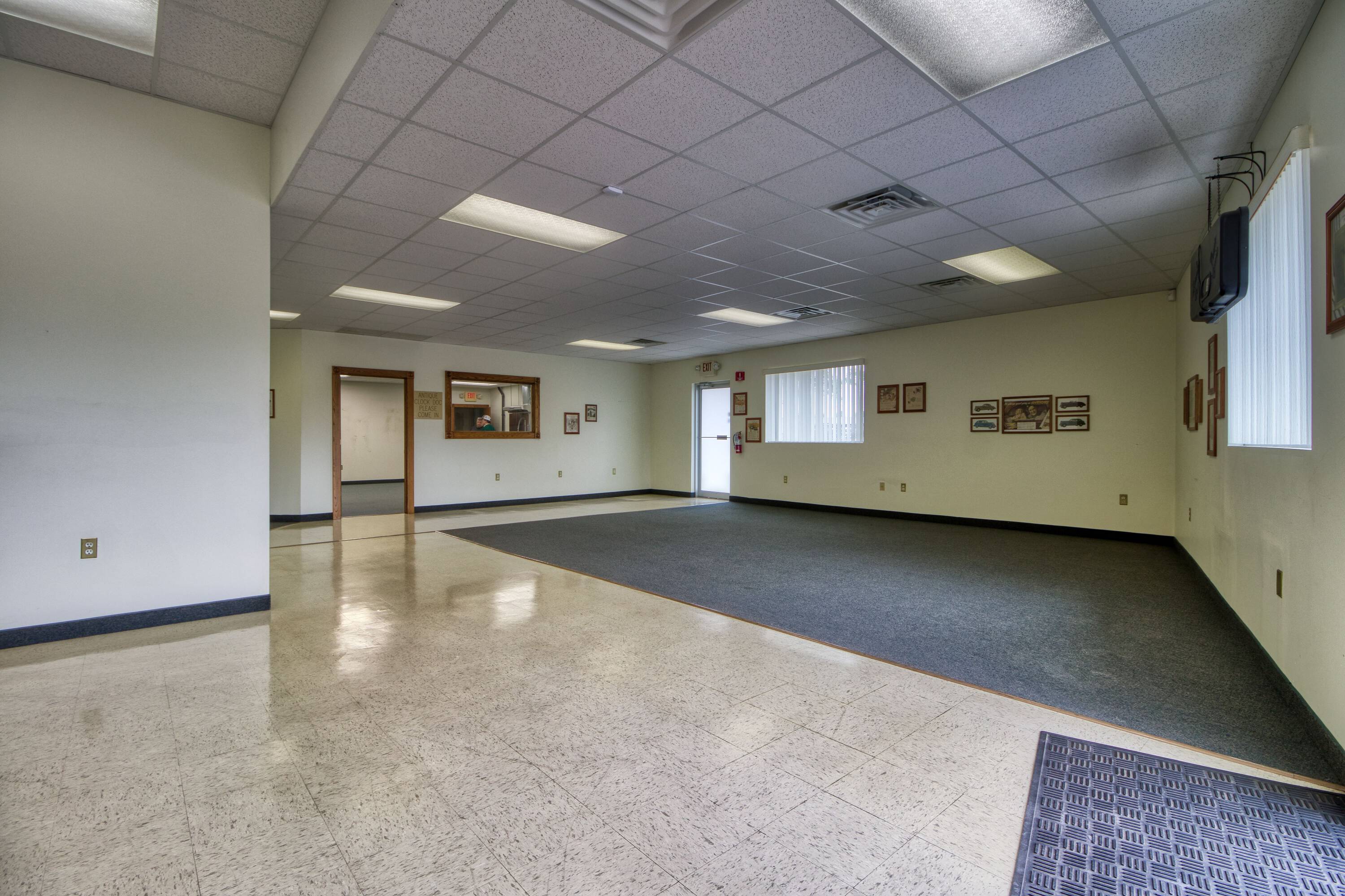17505 US10, Elk River, MN 55330