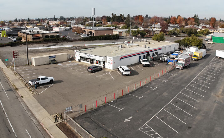 Pictures of Retail, Industrial property located at 8505-8509 Folsom Blvd, Sacramento, CA 95826 for lease - image #1