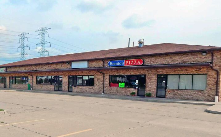 Pictures of Retail property located at 22420-22440 Huron River Dr, Rockwood, MI 48173 for lease - image #1