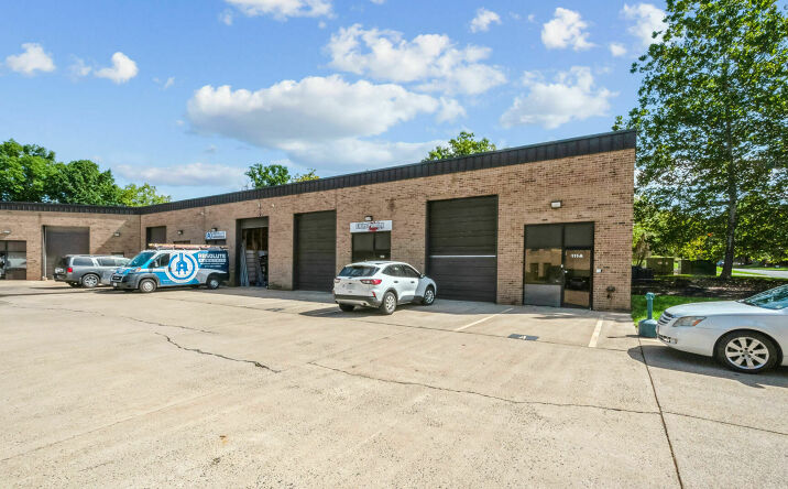 Pictures of Industrial property located at 111 Carpenter Dr, Sterling, VA 20164 for lease - image #1
