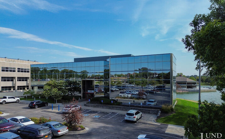 Pictures of Office property located at 444 Regency Pkwy, Omaha, NE 68114 for lease - image #1