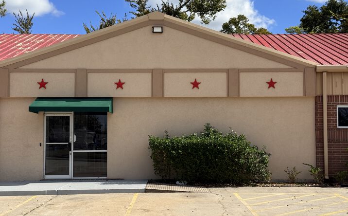 Pictures of Retail, Office property located at 2910 Antoine Dr, Houston, TX 77092 for lease - image #1