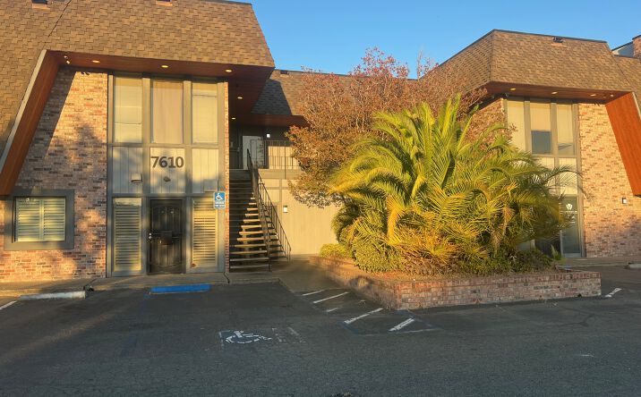 Pictures of Office property located at 7616 Auburn Blvd, Citrus Heights, CA 95610 for lease - image #1