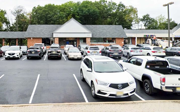 Pictures of Retail, Office, Restaurant property located at 480 N Beverwyck Rd, Parsippany-Troy Hills, NJ 07034 for lease - image #1