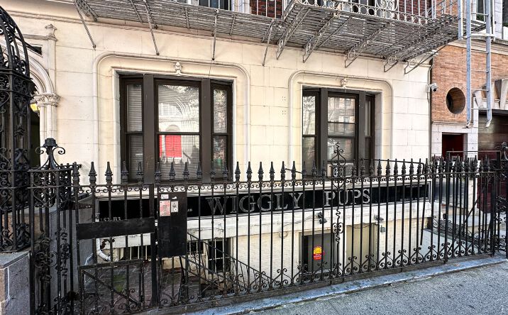 Pictures of Retail property located at 152 E 22nd St, Gramercy, NY 10010 for lease - image #1