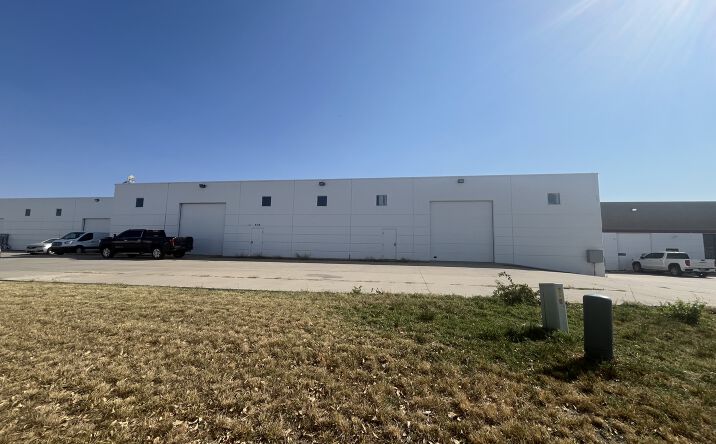 Pictures of Industrial property located at 2324 Kimarra Pl, Lincoln, NE 68508 for sales - image #1