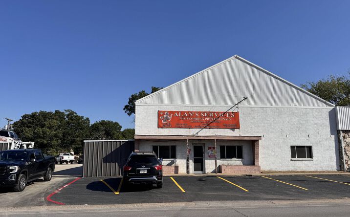 Pictures of Retail, Industrial property located at 4725 NE 28th St, Haltom City, TX 76117 for lease - image #1