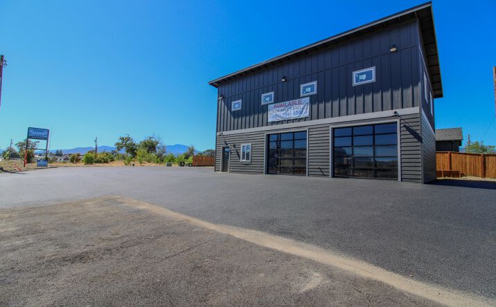 Pictures of Retail, Office property located at 3628 S Pacific Hwy, Medford, OR 97501 for lease - image #1