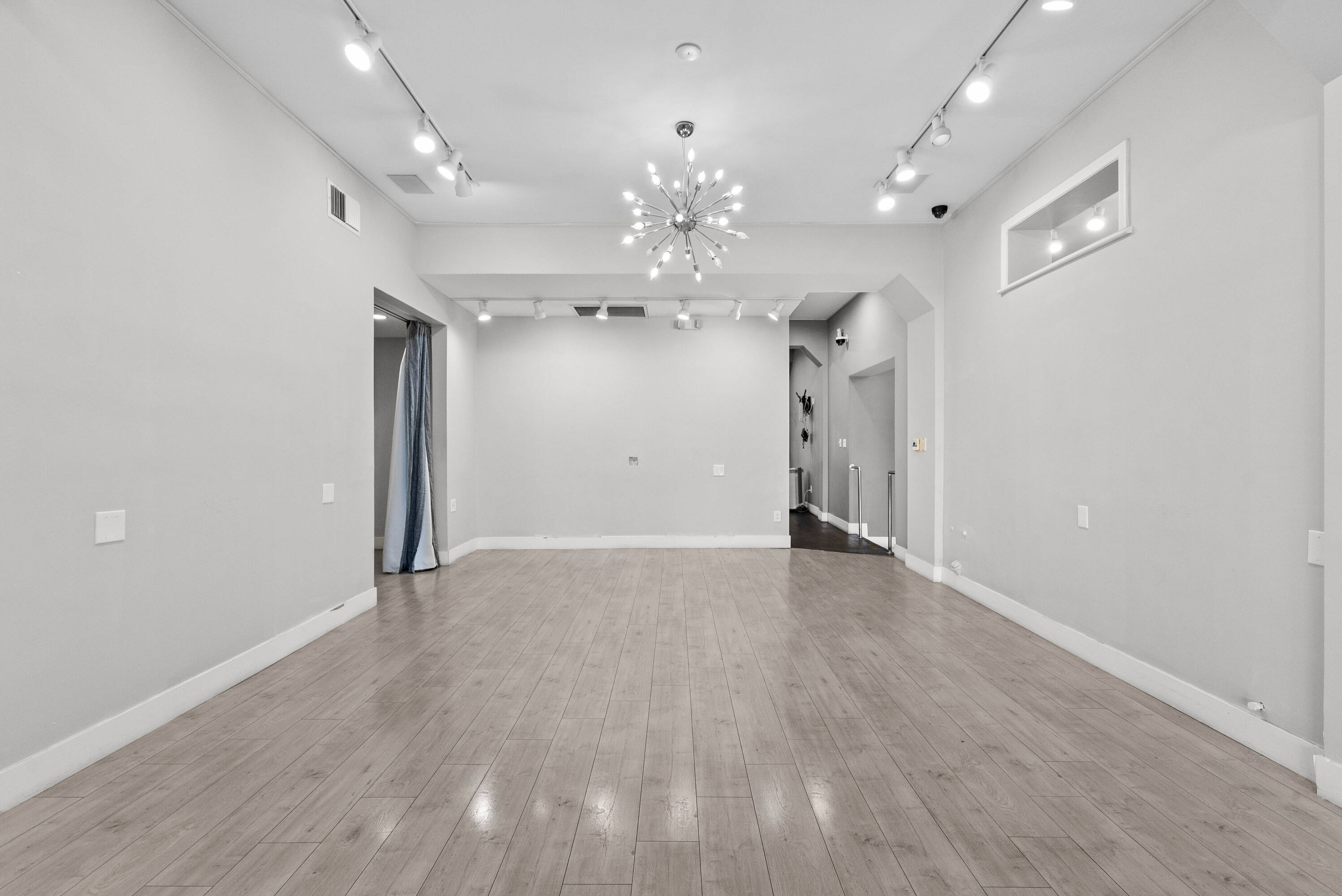 11908 Ventura Blvd, Los Angeles, CA 91604