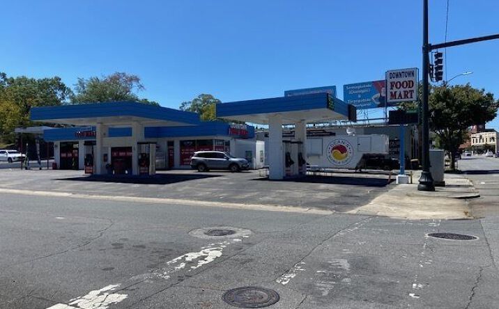 Pictures of Retail property located at 610 Broad St, Rome, GA 30161 for lease - image #1