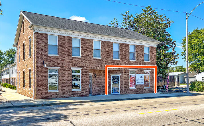 Pictures of Retail, Office property located at 515 N Main St, Columbia, IL 62236 for lease - image #1