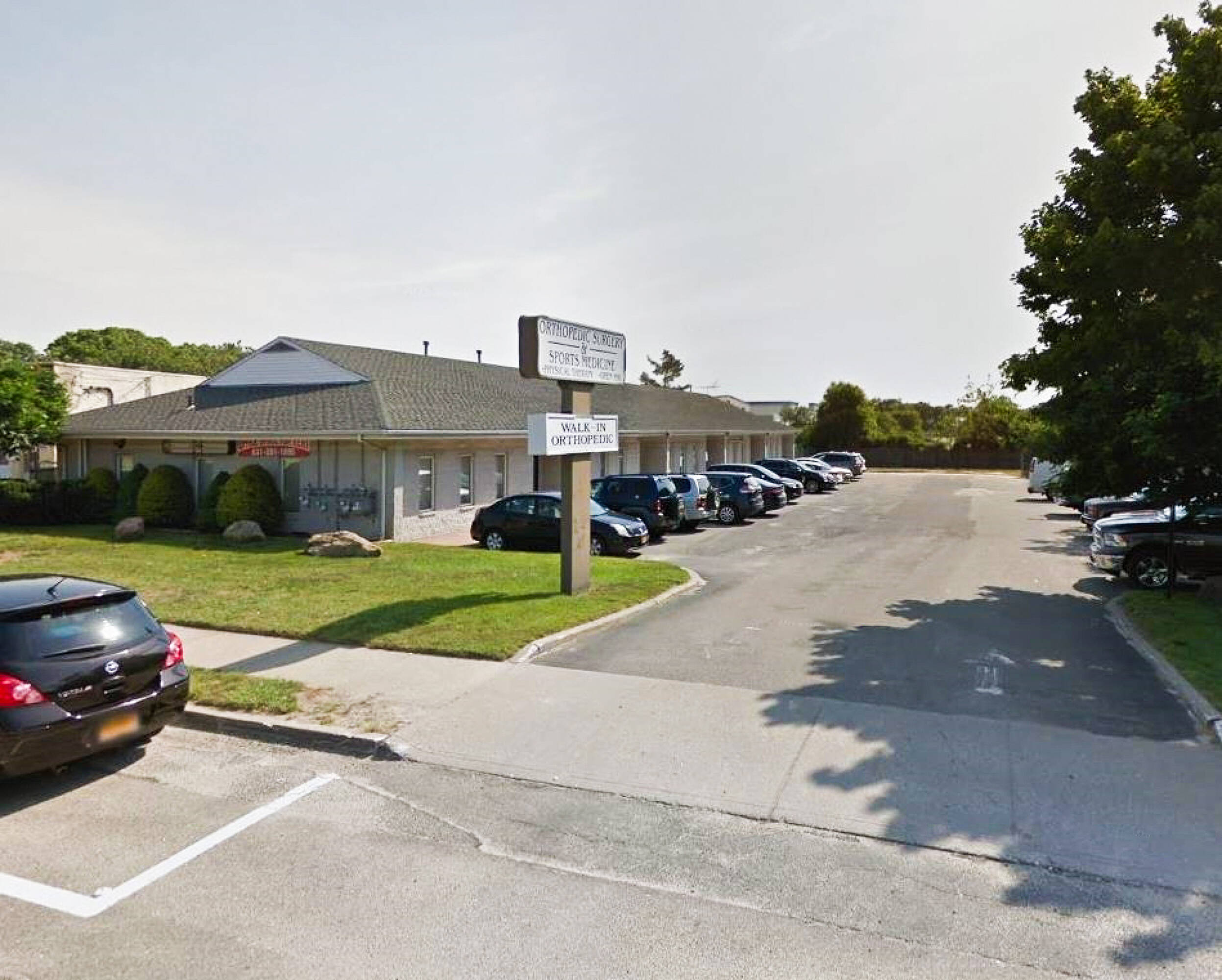 20 Grand Ave, Shirley, NY 11967