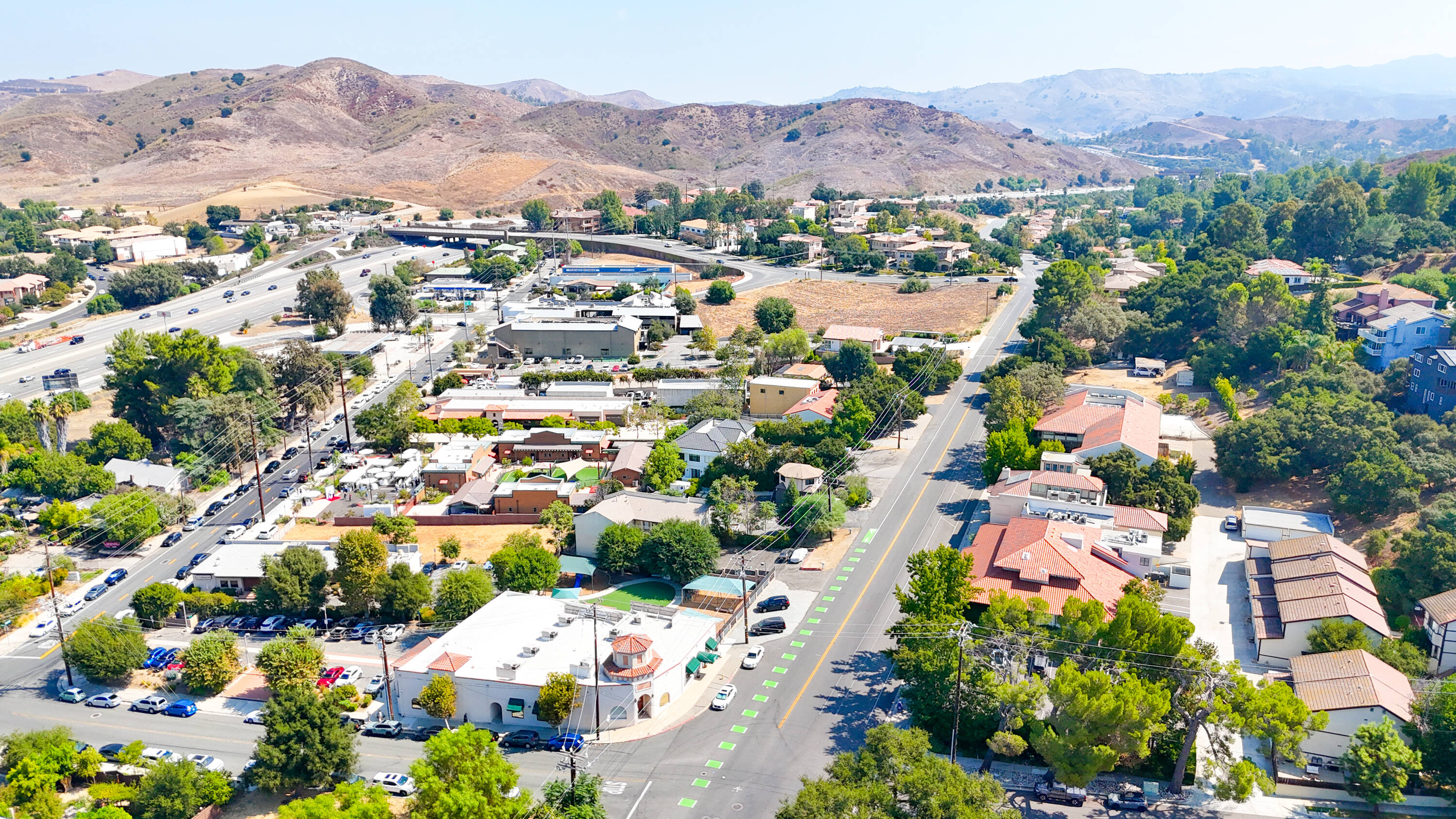 28215 Agoura Rd, Agoura Hills, CA 91301