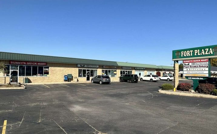 Pictures of Retail, Office property located at 1220 Janesville Ave, Fort Atkinson, WI 53538 for lease - image #1
