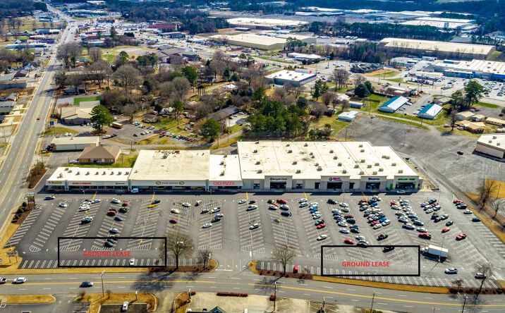 Pictures of Retail property located at 122 Wc Bryant Pkwy, Calhoun, GA 30701 for lease - image #1