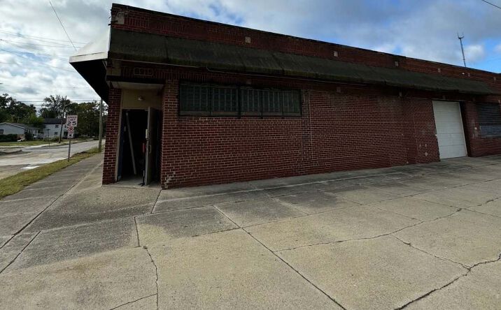 Pictures of Industrial property located at 8915 Northend Ave, Ferndale, MI 48220 for lease - image #1