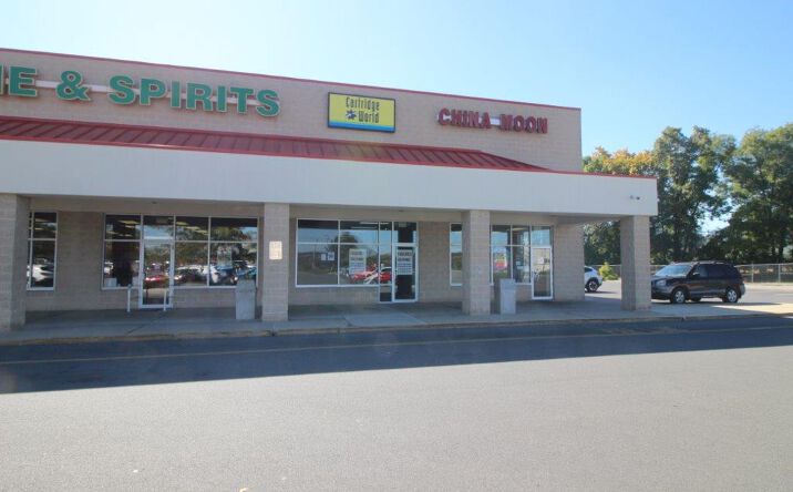 Pictures of Retail, Restaurant property located at 4864 E Penn Ave, Wernersville, PA 19608 for lease - image #1