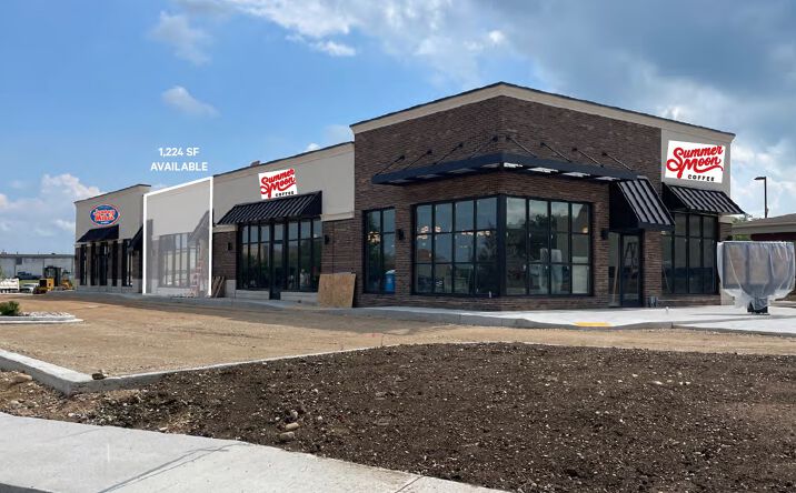 Pictures of Retail property located at 100 E Geneva Square, Lake Geneva, WI 53147 for lease - image #1