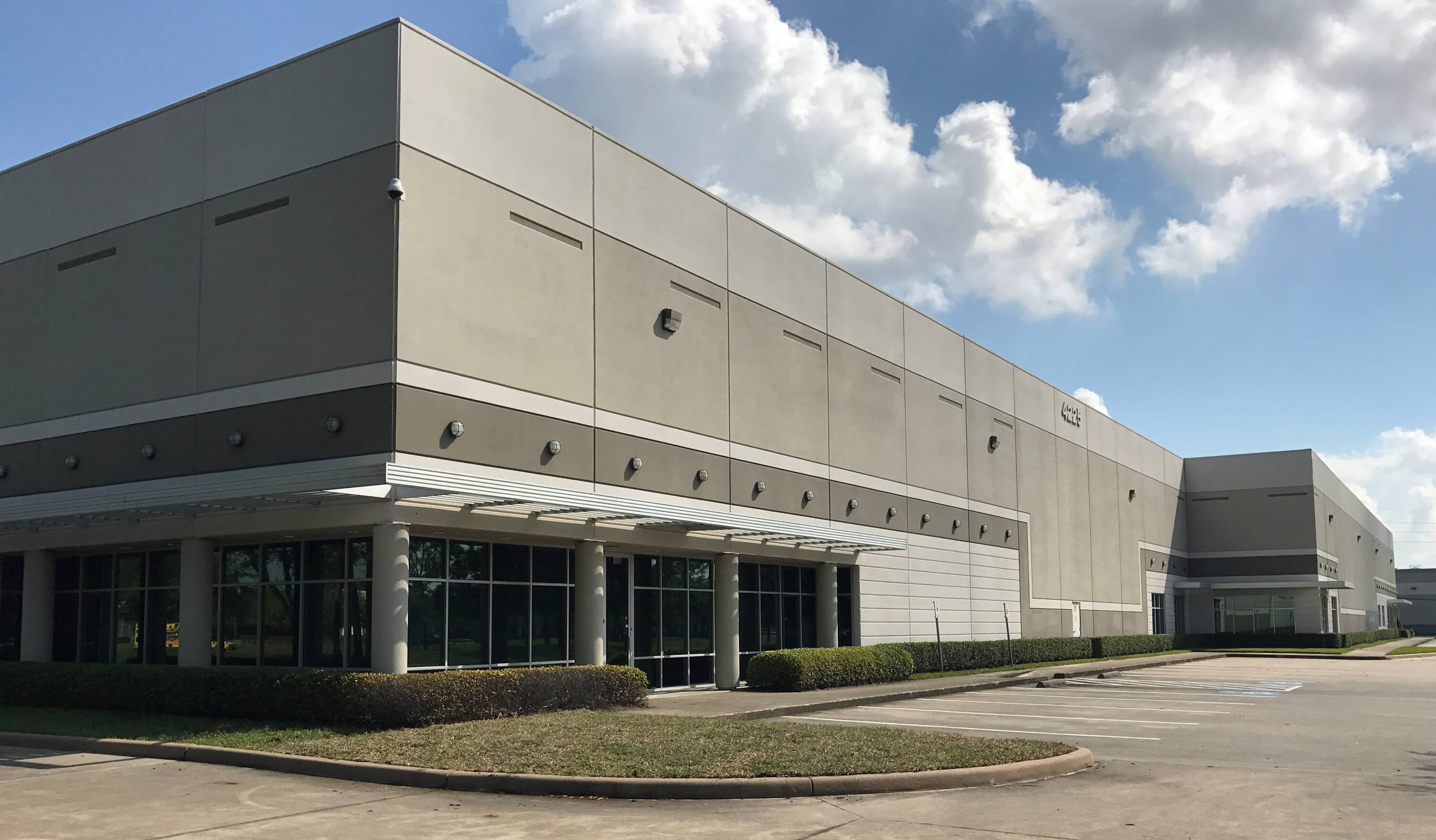 4225 World Houston Parkway (WH 14)