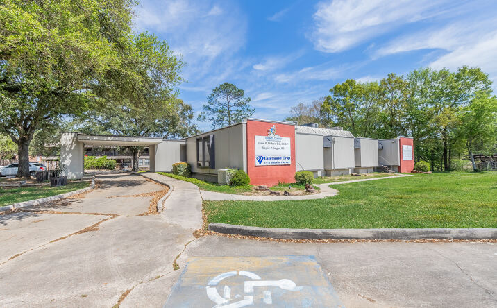 Pictures of Office property located at 1105 S College Rd, Lafayette, LA 70503 for lease - image #1