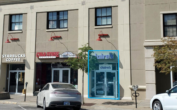 Pictures of Retail property located at 647 Massachusetts St, Lawrence, KS 66044 for lease - image #1