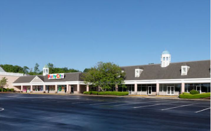 Pictures of Retail property located at 15 Stockwell Dr, Avon, MA 02322 for lease - image #1