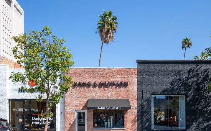 Pictures of Retail property located at 106 N Robertson Blvd, Los Angeles, CA 90048 for sales - image #1