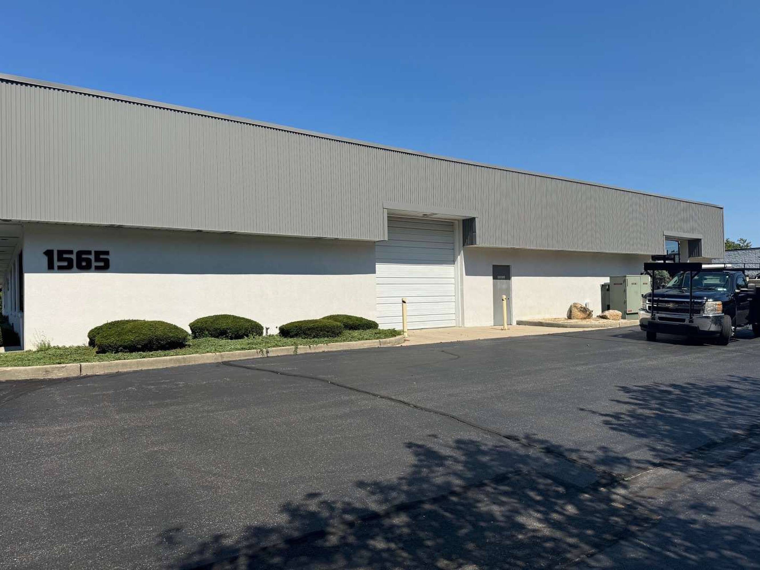 1565 Sycamore Ave, Bohemia, NY 11716