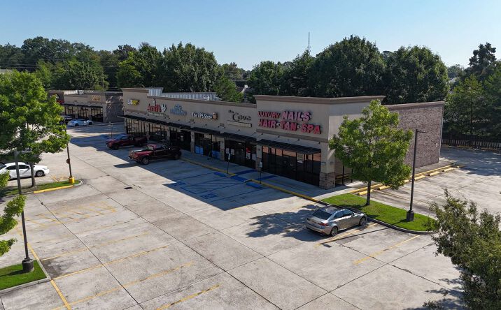 Pictures of Retail property located at 9618 Jefferson Hwy, Baton Rouge, LA 70809 for lease - image #1