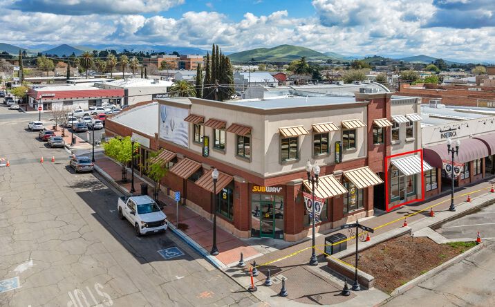 Pictures of Retail, Office, Restaurant property located at 134 N Main St, Porterville, CA 93257 for lease - image #1