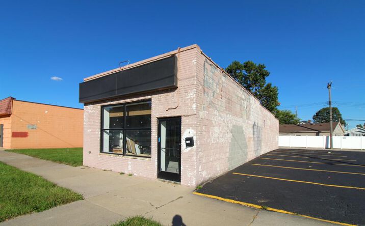 Pictures of Retail, Office property located at 3125 Fort St, Lincoln Park, MI 48146 for lease - image #1